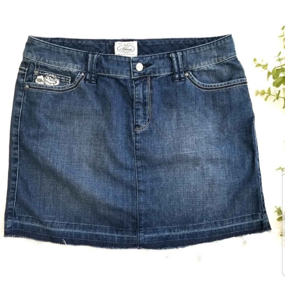 👇WHBM Blanc denim jean skirt white roses. Size 10 EUC - Picture 2 of 5